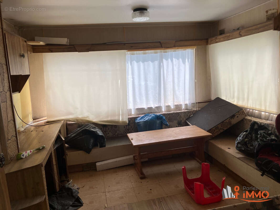 Terrain à SOUGERES-EN-PUISAYE