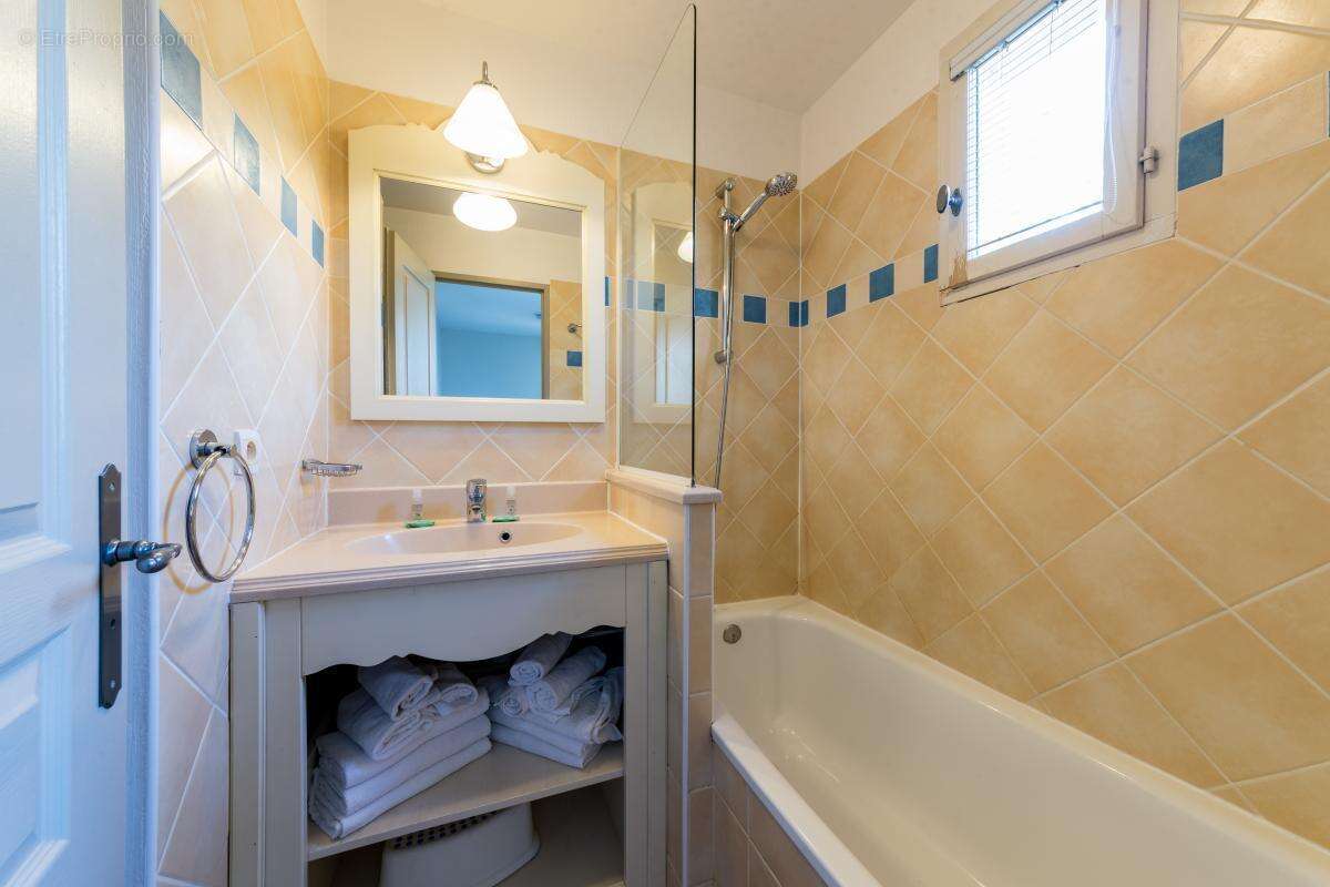 Appartement à MALLEMORT