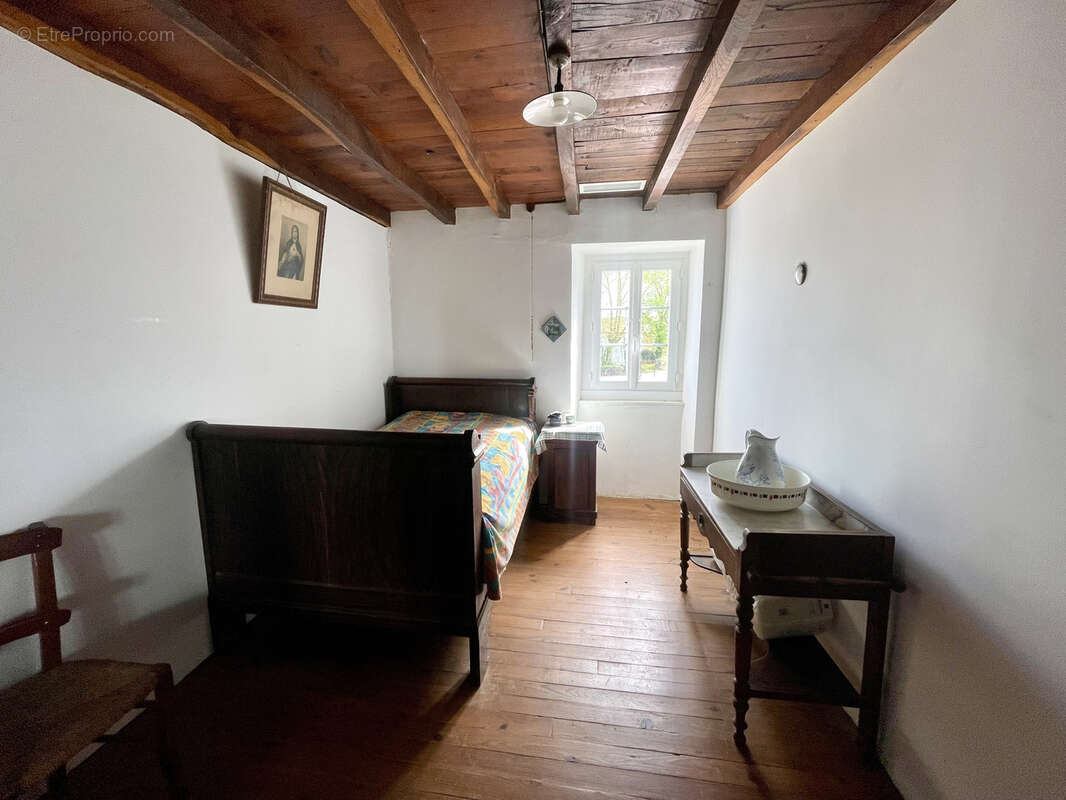 Maison à LOHITZUN-OYHERCQ