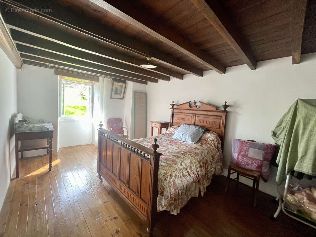 Maison à LOHITZUN-OYHERCQ