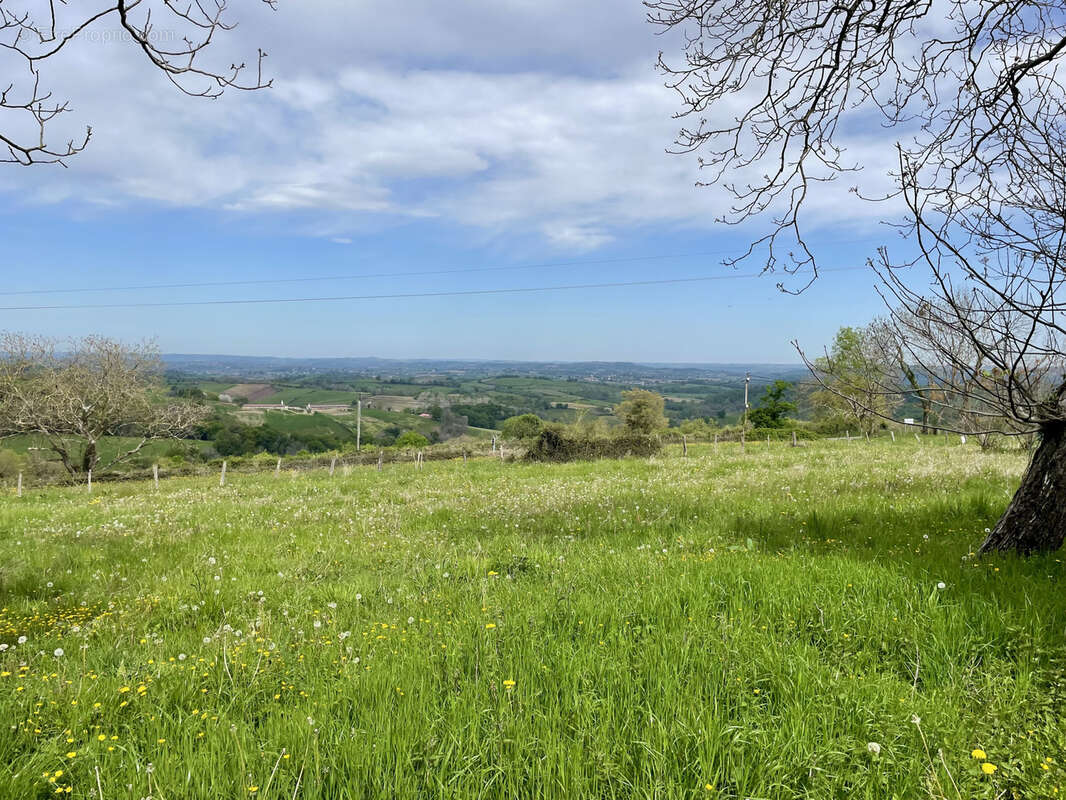 Maison à LOHITZUN-OYHERCQ