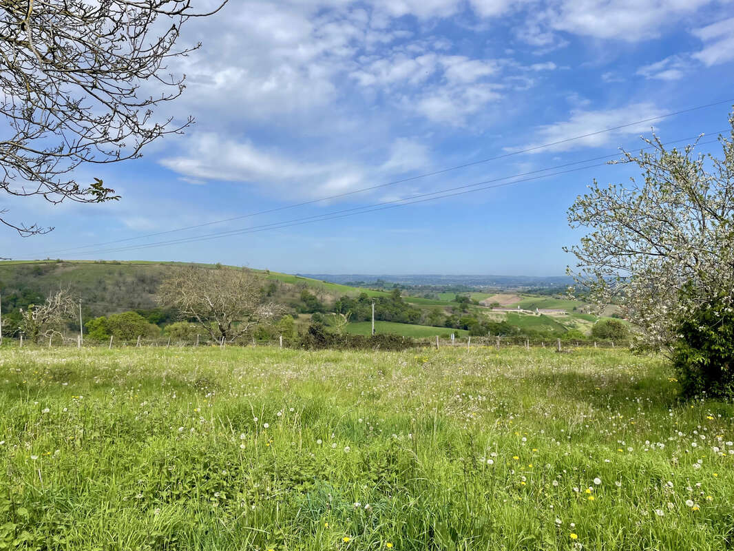 Maison à LOHITZUN-OYHERCQ