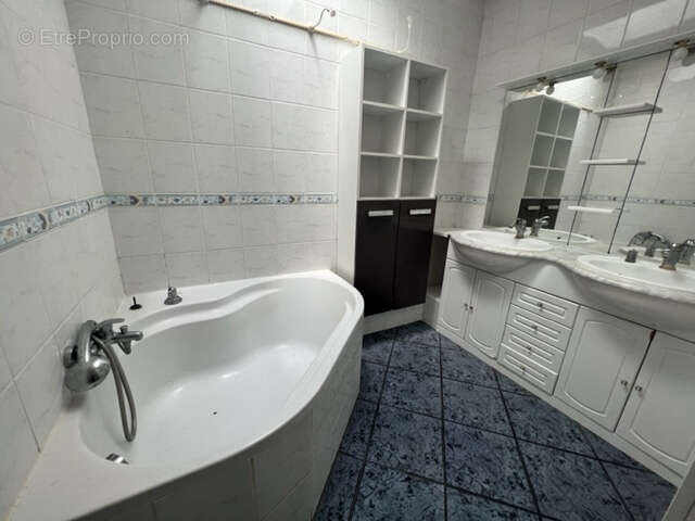 Maison à SAINT-ROGATIEN