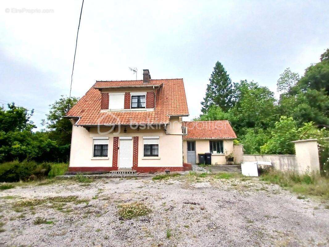 Maison à QUOEUX-HAUT-MAINIL