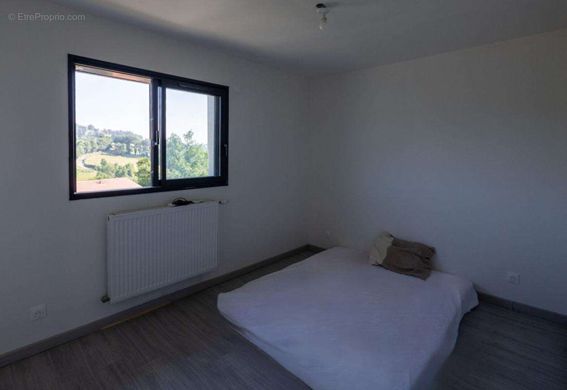 Maison à CHAMBOST-LONGESSAIGNE