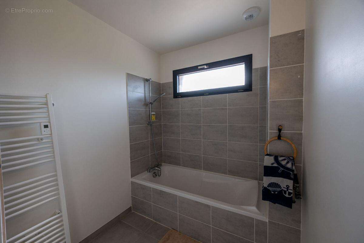 Maison à CHAMBOST-LONGESSAIGNE