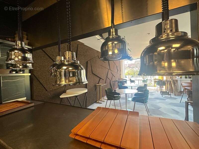 Commerce à ANNECY-LE-VIEUX