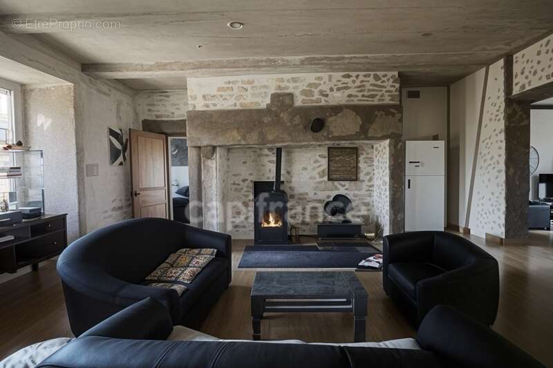 Maison à SAINT-SANTIN-DE-MAURS