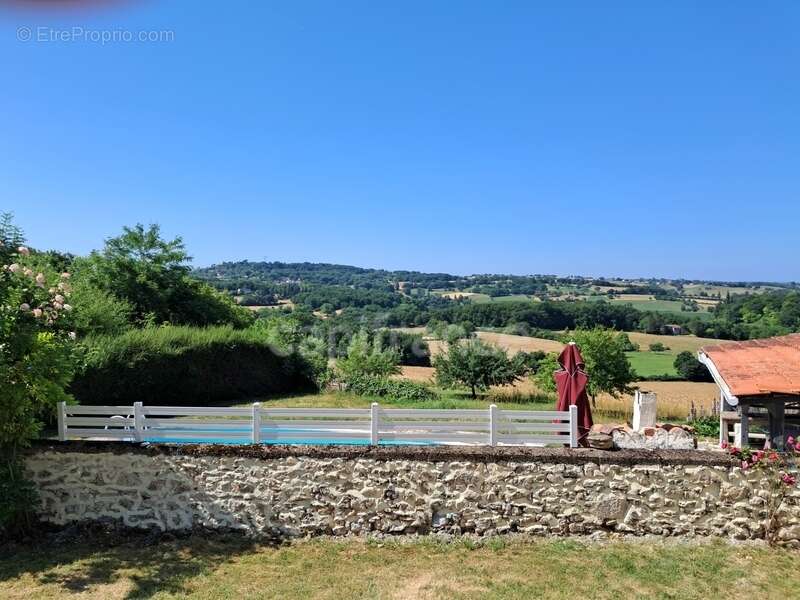 Maison à SAINT-SANTIN-DE-MAURS