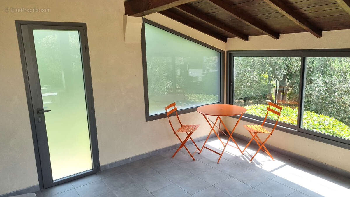 Maison à SAINT-CLEMENT-DE-RIVIERE