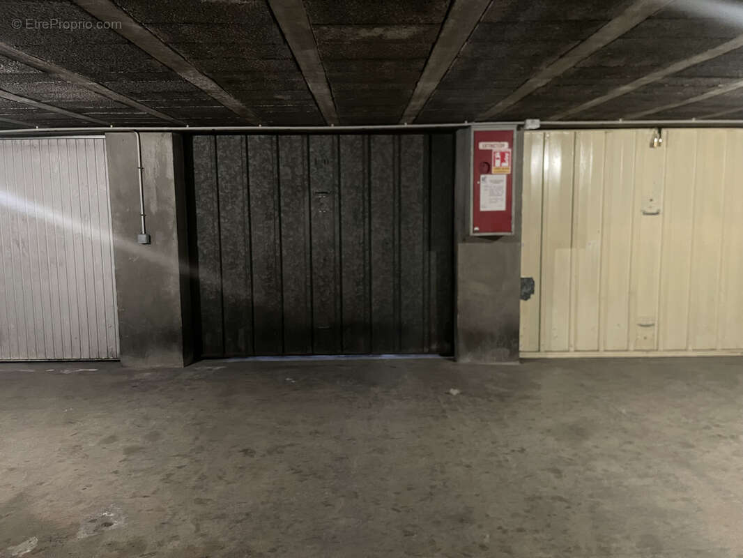 Parking à ECHIROLLES