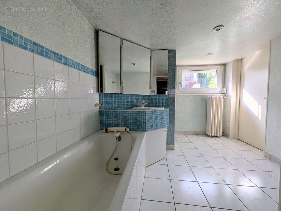 Maison à JARVILLE-LA-MALGRANGE