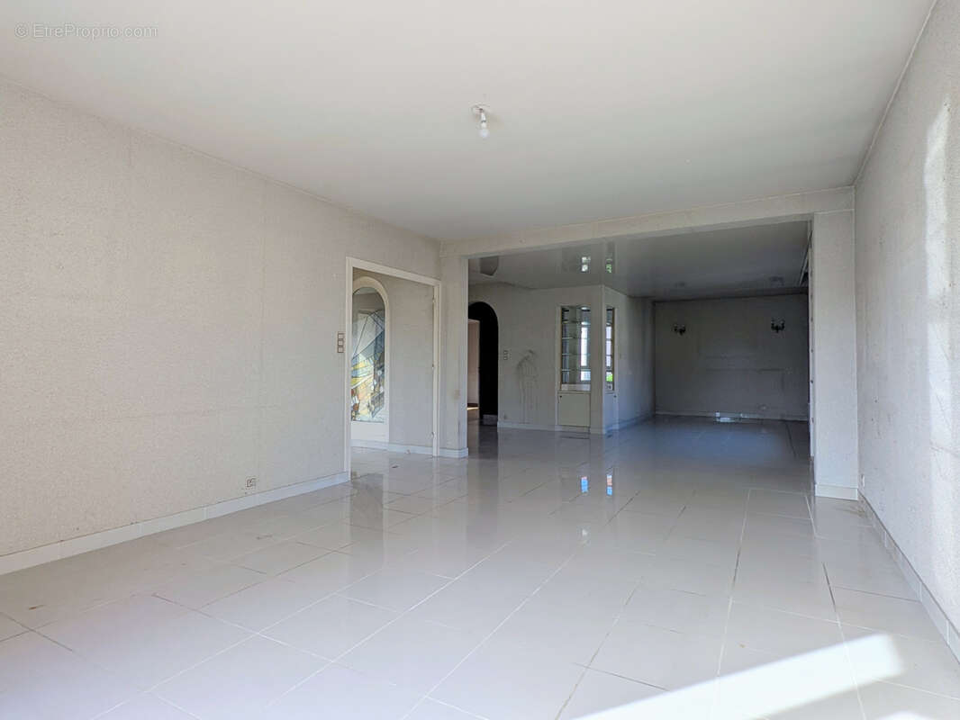 Maison à JARVILLE-LA-MALGRANGE