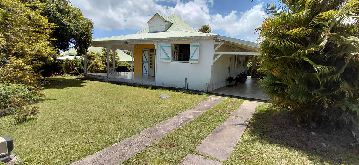 Maison à PETIT-BOURG