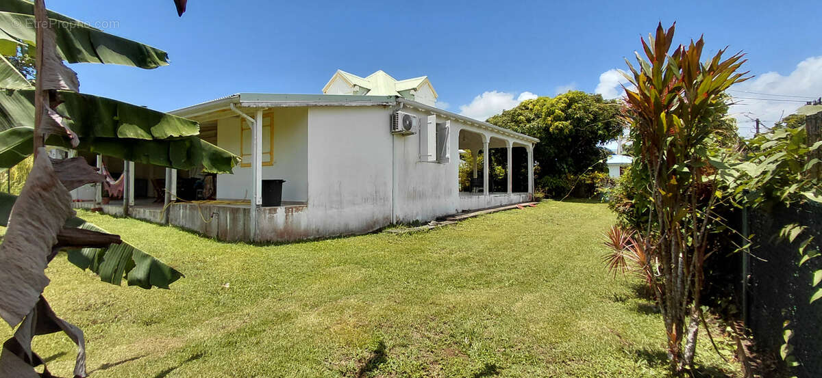 Maison à PETIT-BOURG