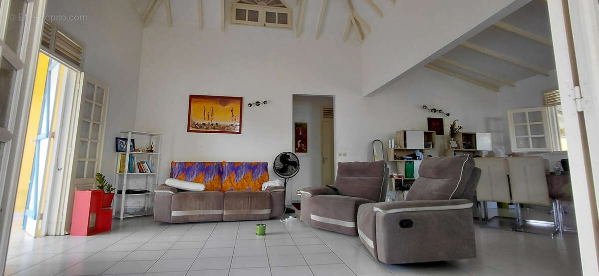 Maison à PETIT-BOURG