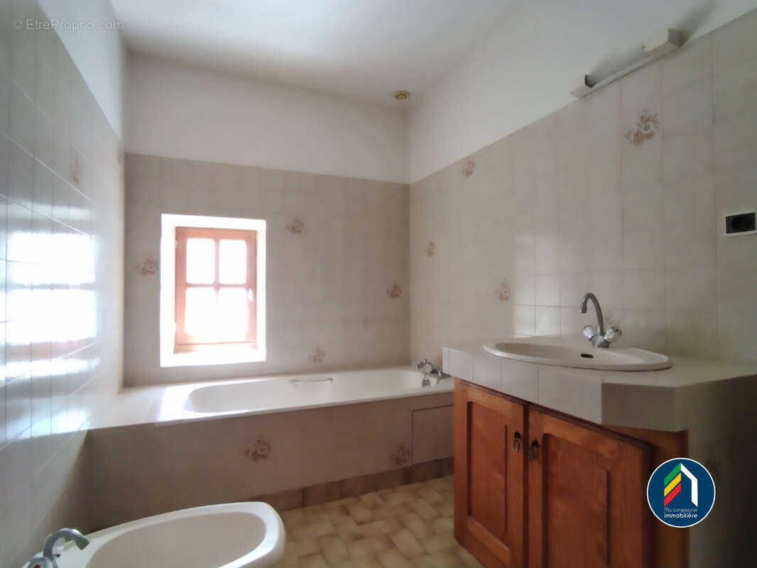 Maison à SAINTE-FLORENCE