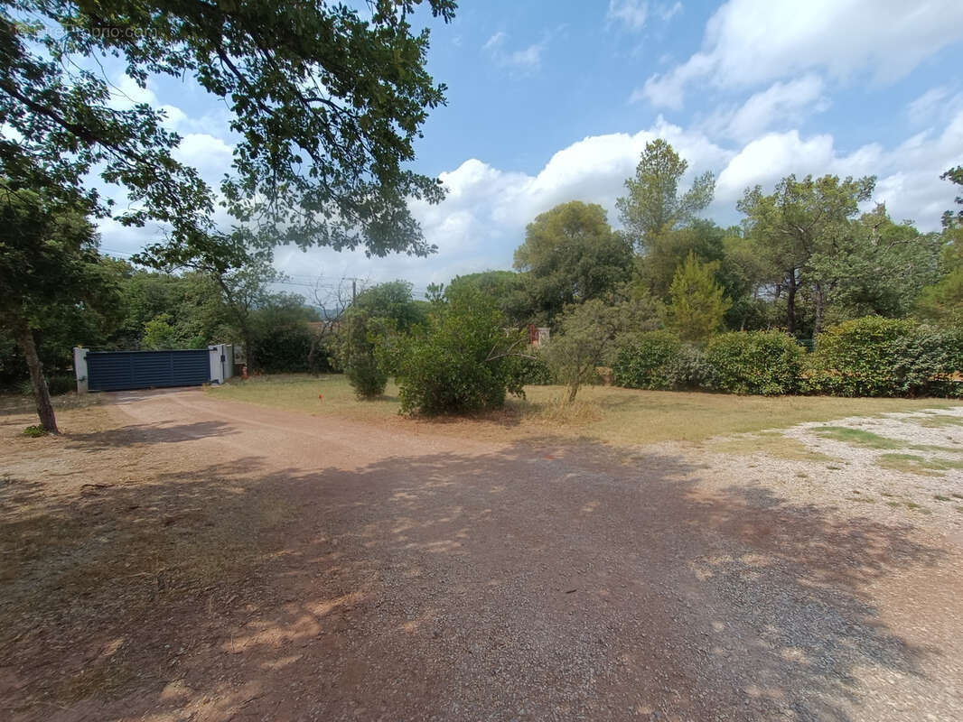 Terrain à LE CANNET-DES-MAURES