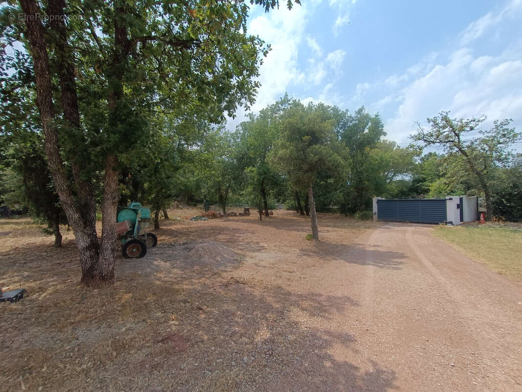 Terrain à LE CANNET-DES-MAURES