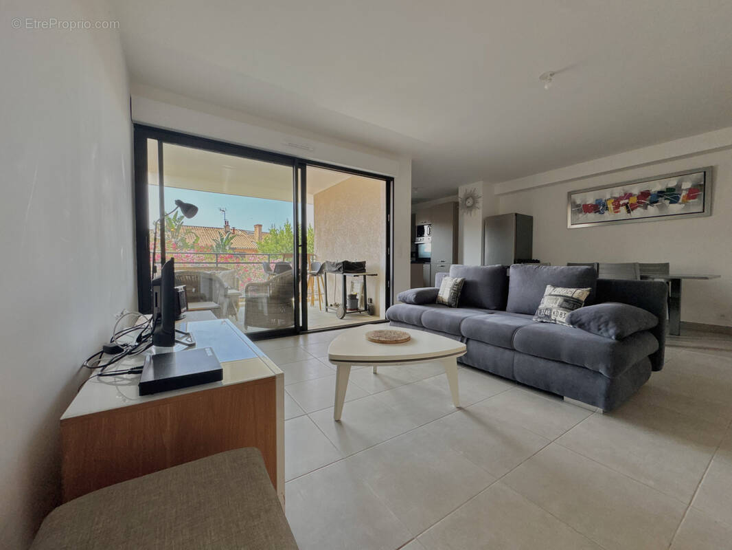 Appartement à LA LONDE-LES-MAURES