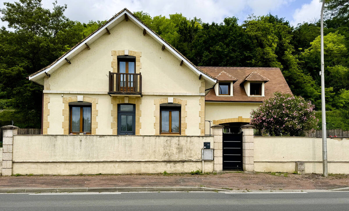 Maison à CREYSSE