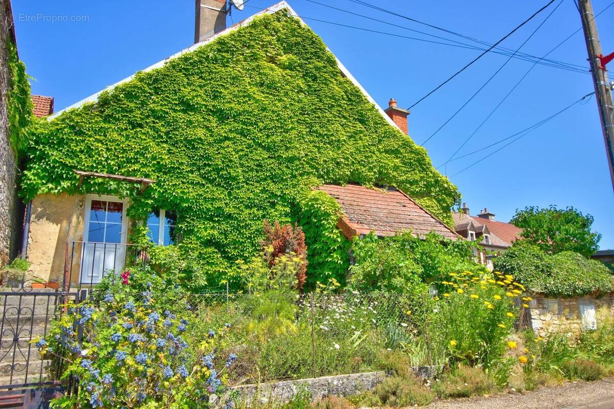 Maison à LAMARGELLE