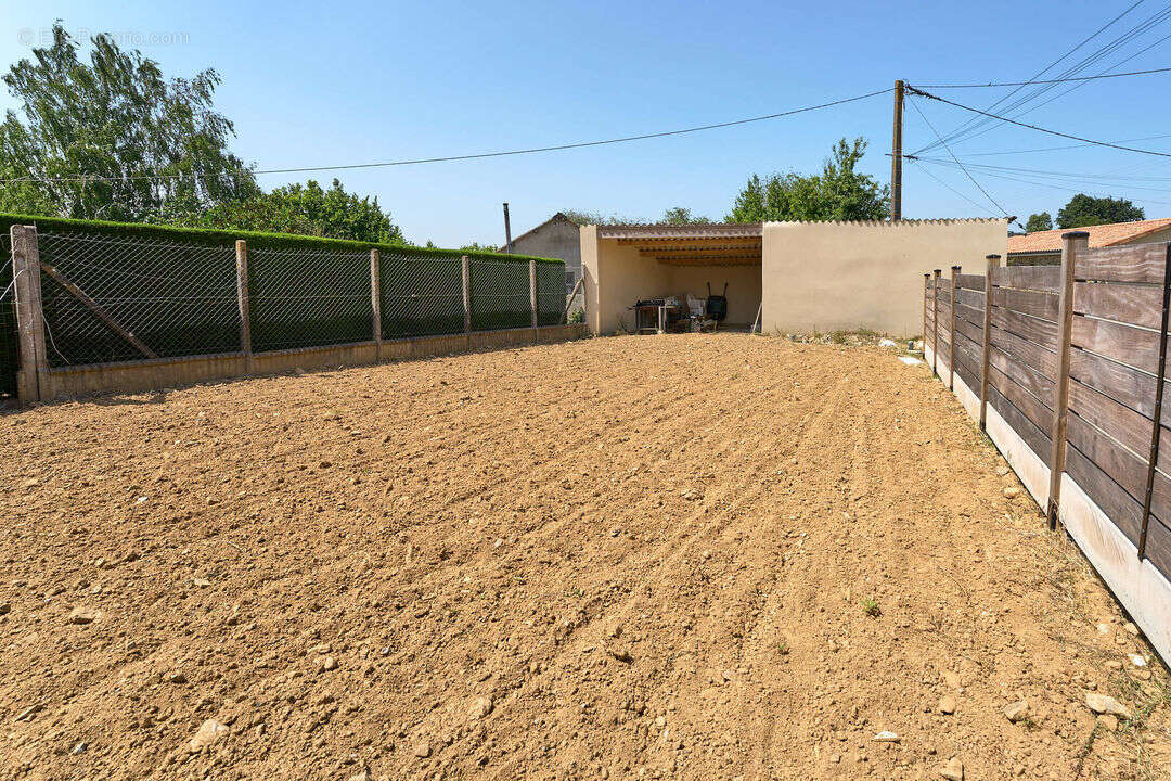 maison avec dépendances - Maison à LA POMMERAYE