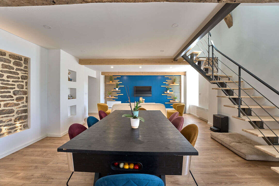 maison avec grande pièce de vie - Maison à LA POMMERAYE