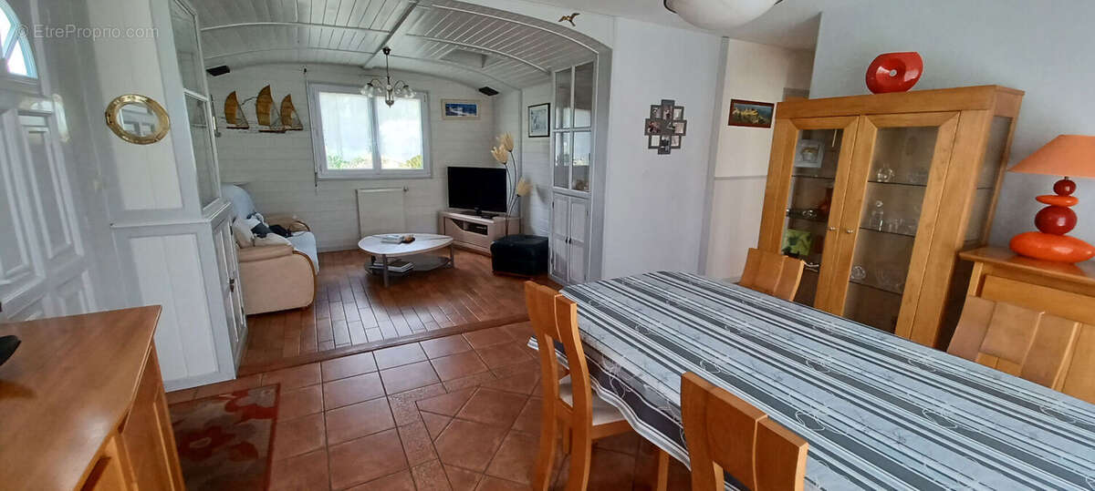 Maison à LE RELECQ-KERHUON