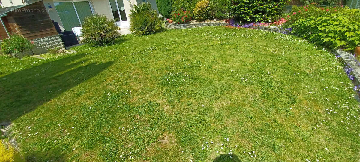 Maison à LE RELECQ-KERHUON