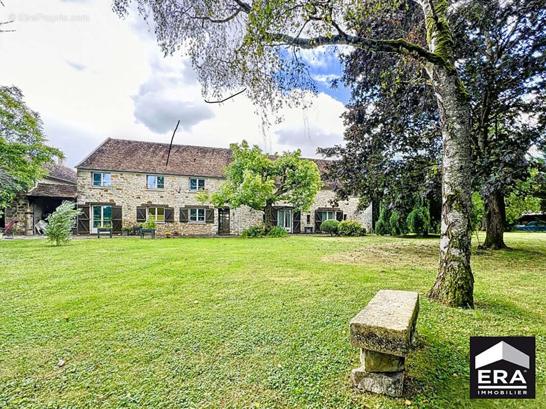 Maison à LA BROSSE-MONTCEAUX