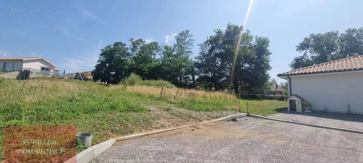 Terrain à POUILLON