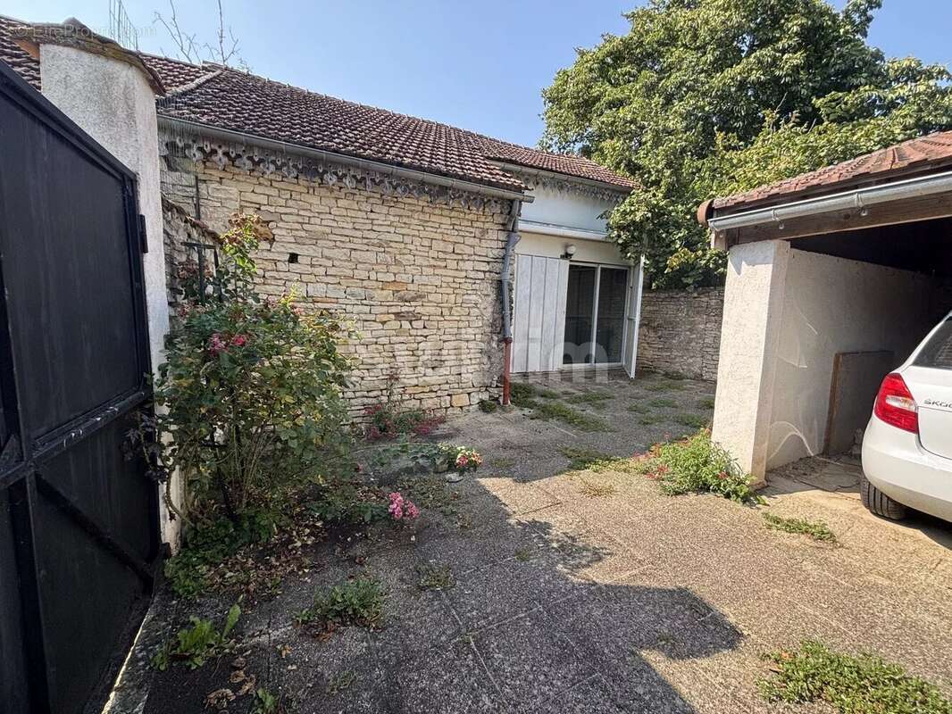 Maison à PRECY-LE-SEC