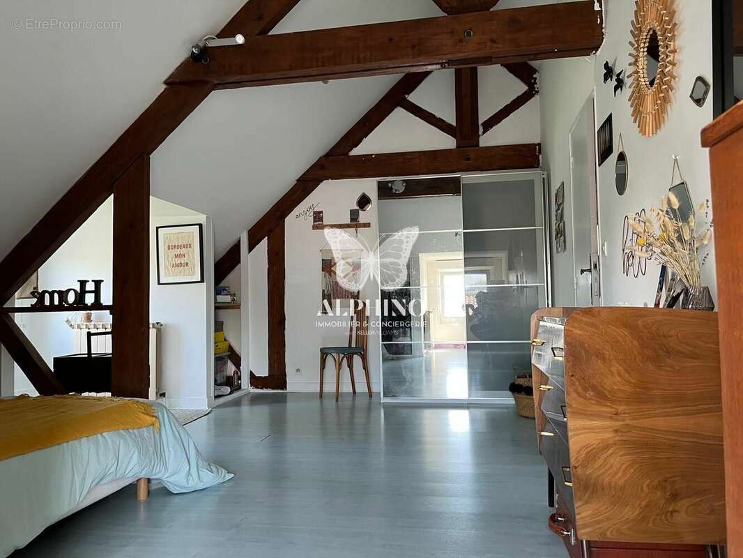 Maison à VILLENAVE-D'ORNON