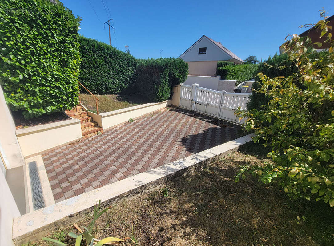 Maison à CHEVIGNY-SAINT-SAUVEUR