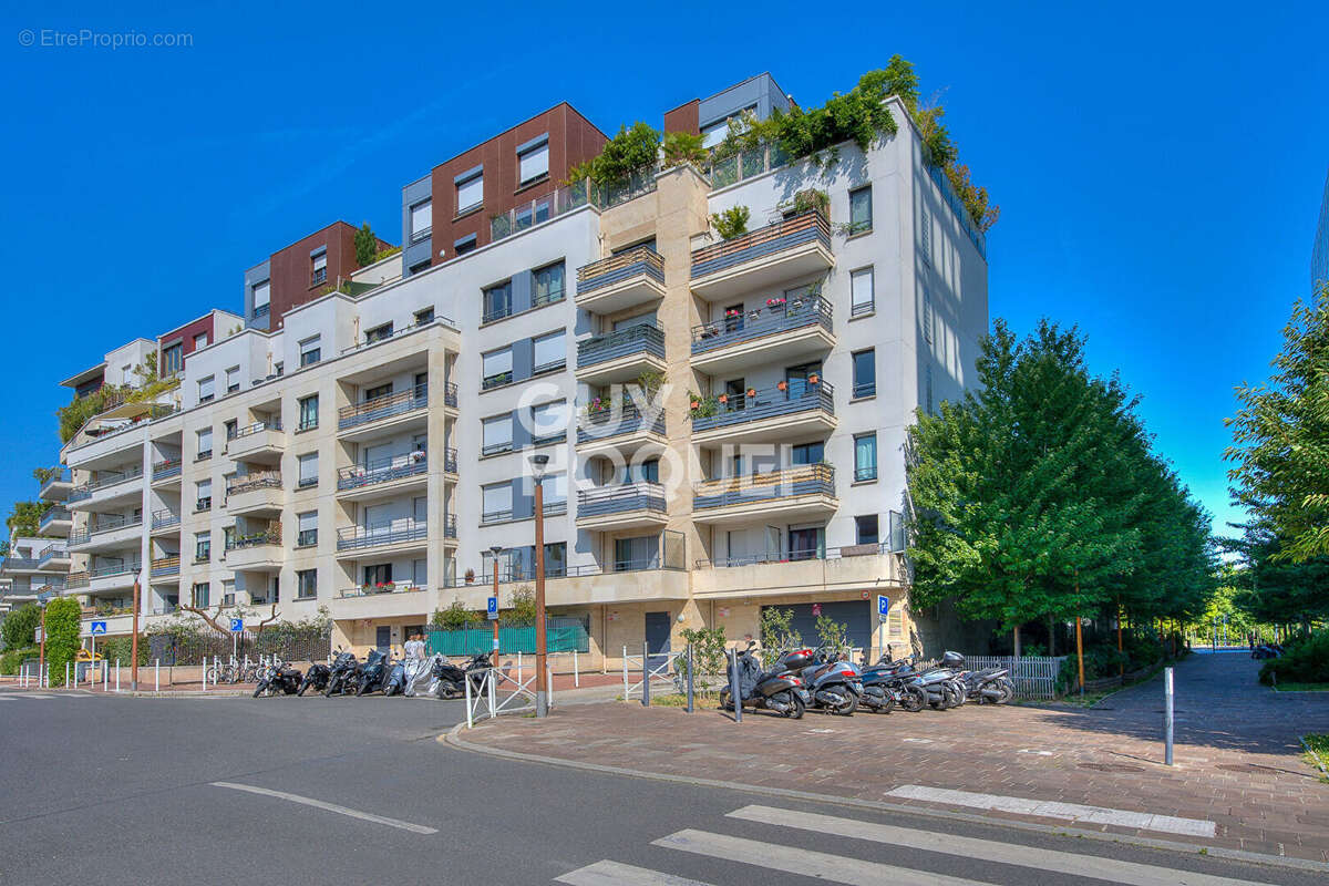 Appartement à ISSY-LES-MOULINEAUX