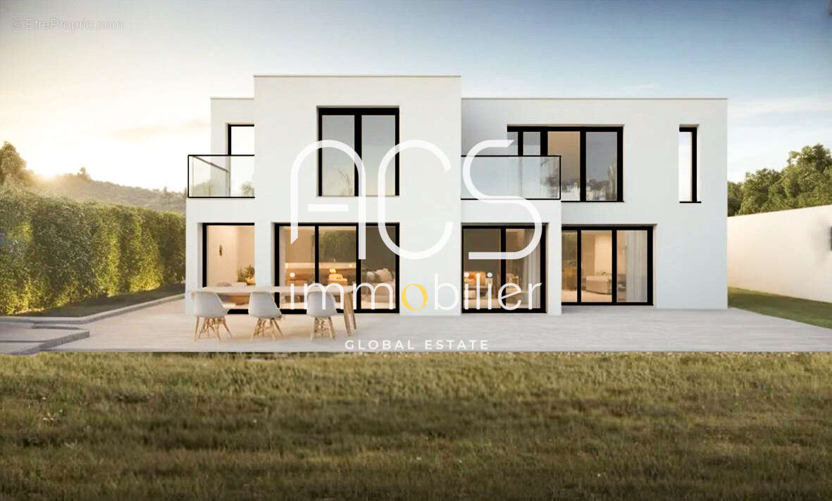 Terrain à CARRY-LE-ROUET