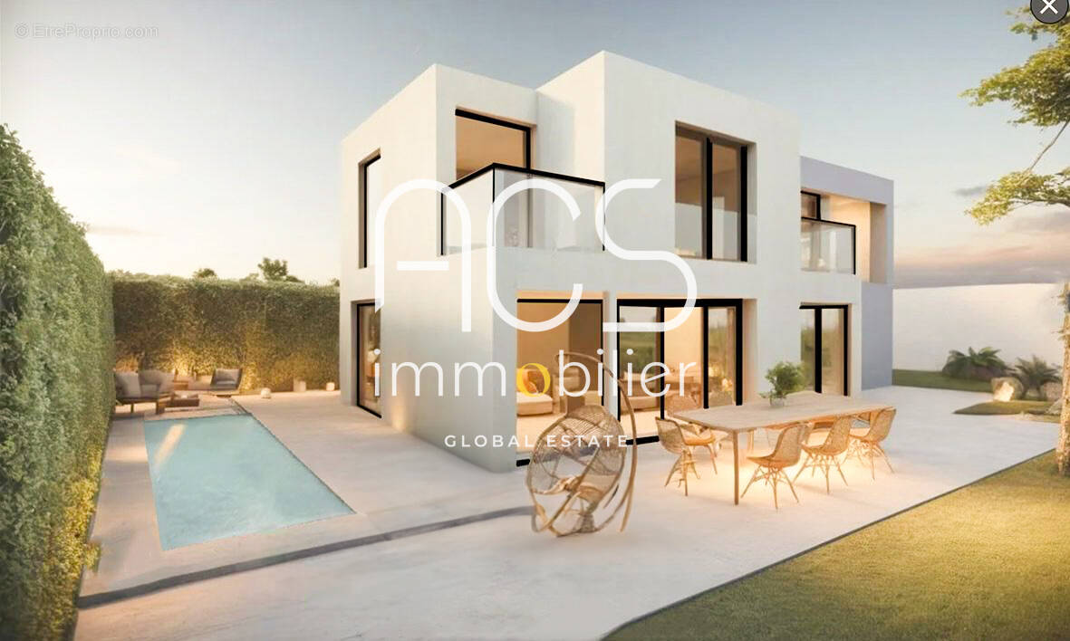 Terrain à CARRY-LE-ROUET