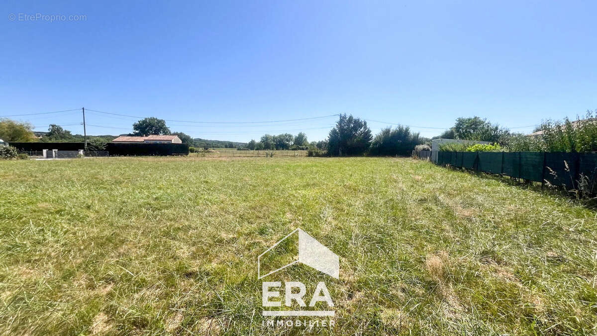 Terrain à LABOUTARIE