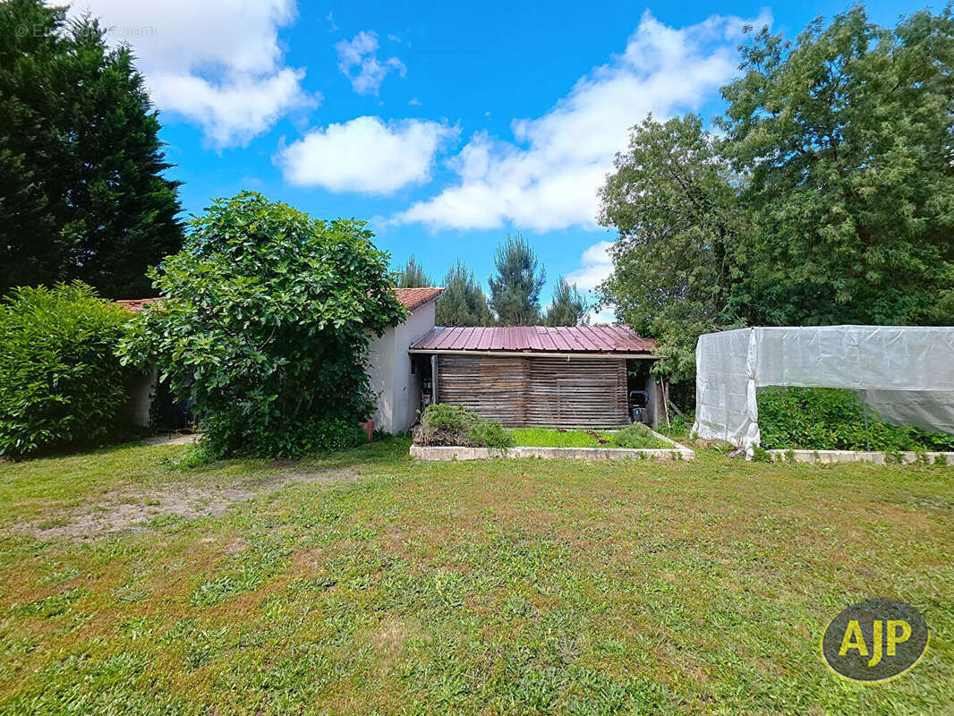 Maison à PARENTIS-EN-BORN