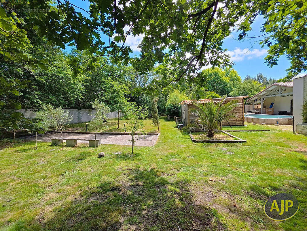 Maison à PARENTIS-EN-BORN