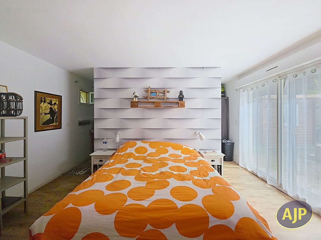 Maison à PARENTIS-EN-BORN