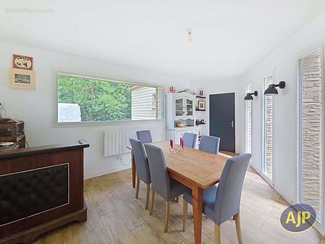 Maison à PARENTIS-EN-BORN