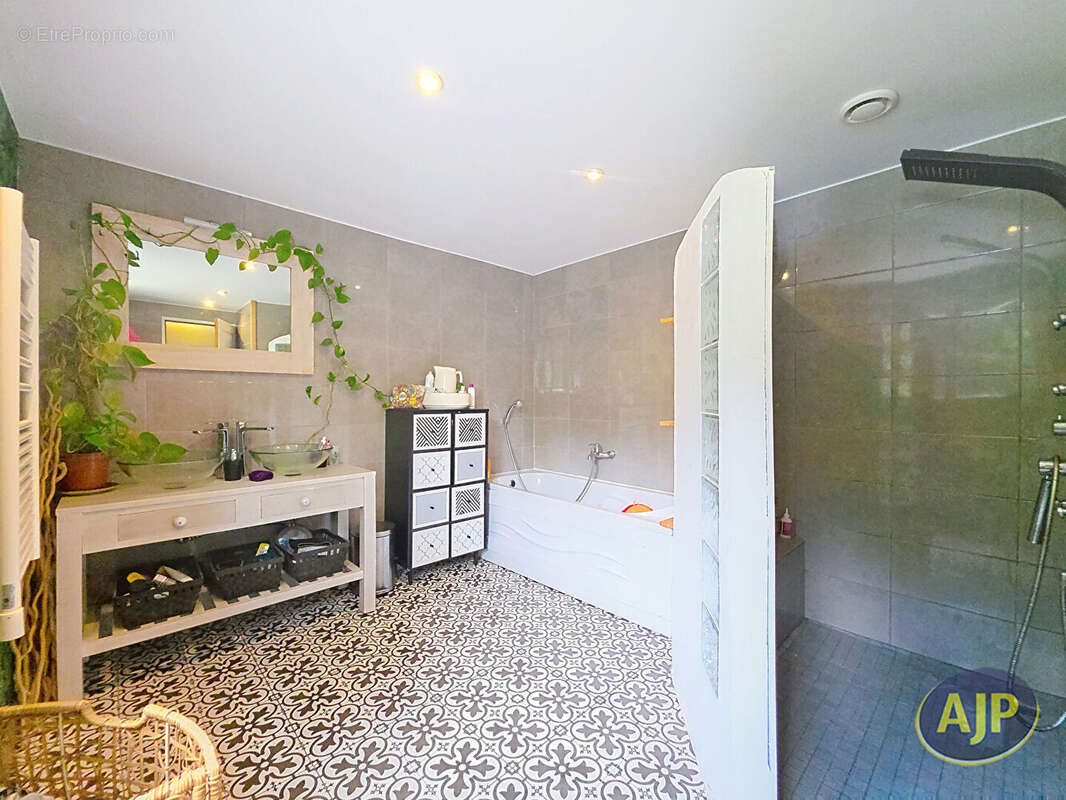 Maison à PARENTIS-EN-BORN