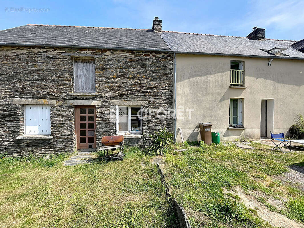 Maison à LA CHAPELLE-DE-BRAIN