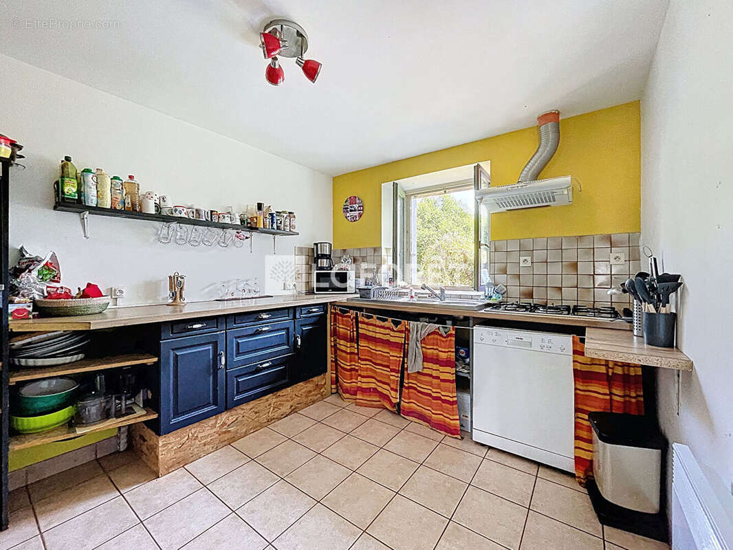 Maison à LA CHAPELLE-DE-BRAIN