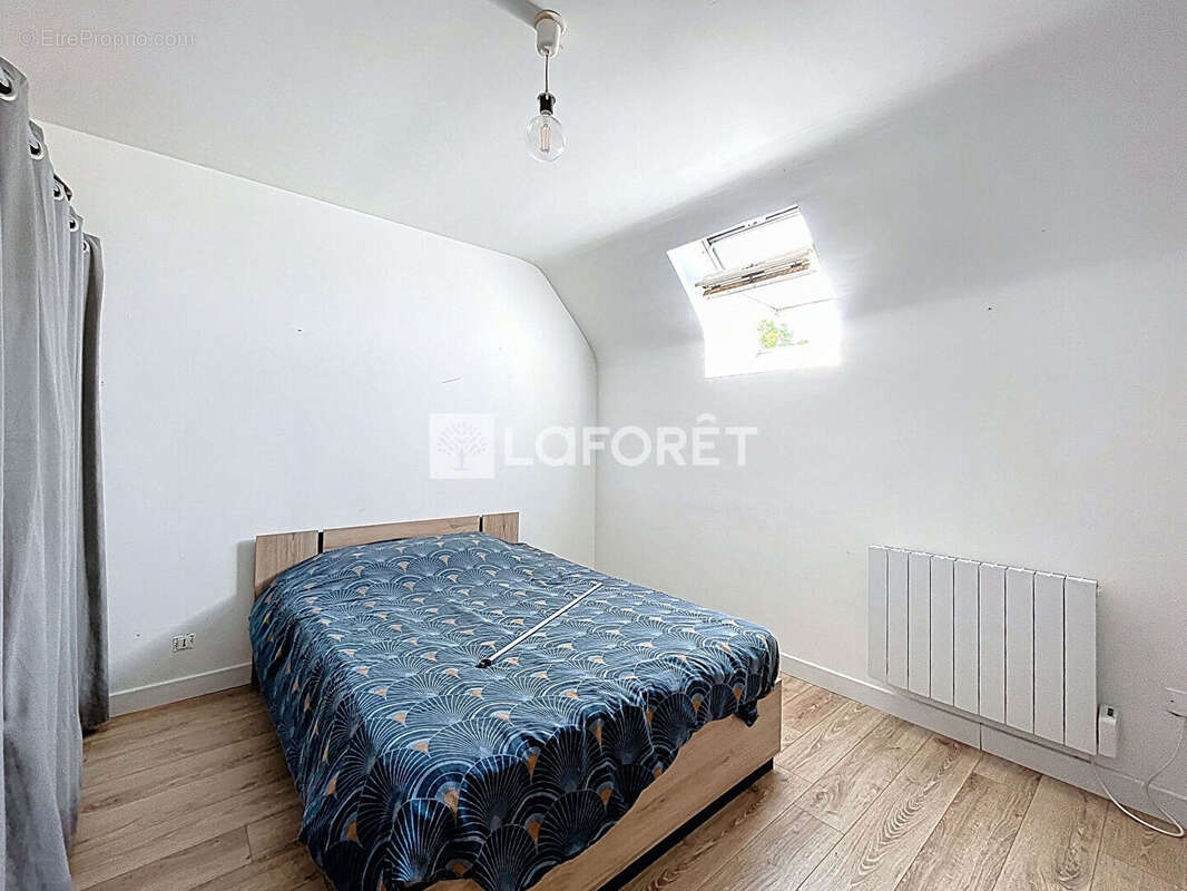 Maison à LA CHAPELLE-DE-BRAIN