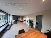 Commerce à MERIGNIES