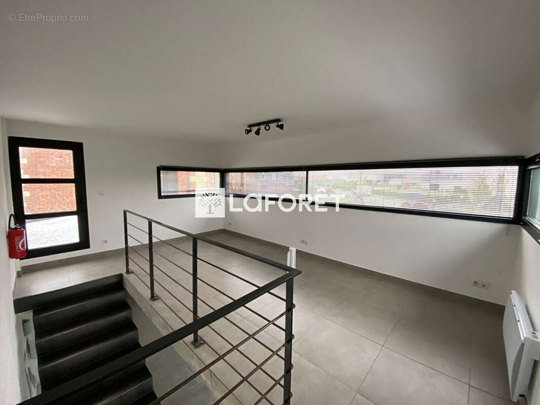 Commerce à MERIGNIES