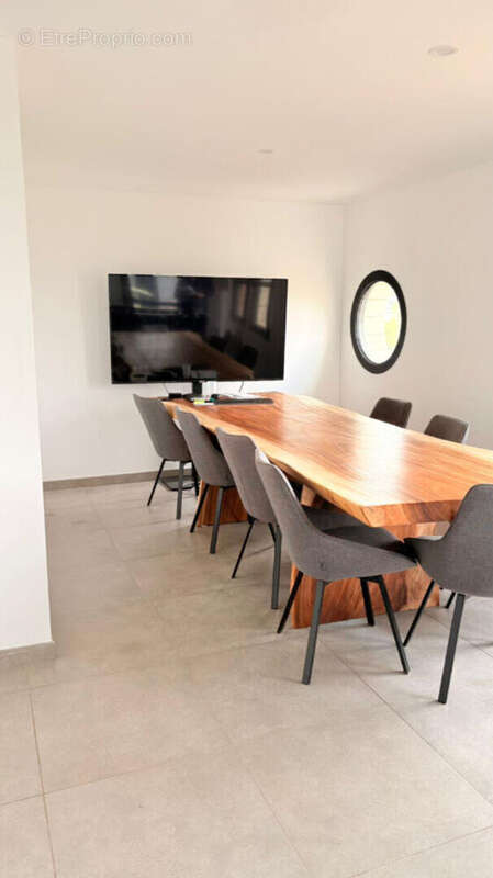 Commerce à MERIGNIES